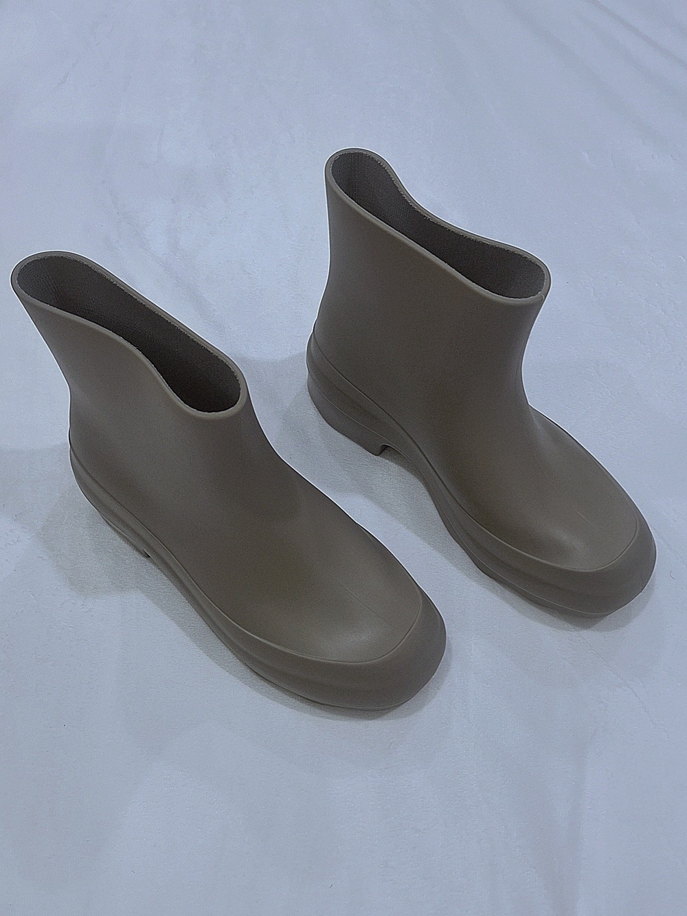 Vince | Nia Rain Boots - Size 9